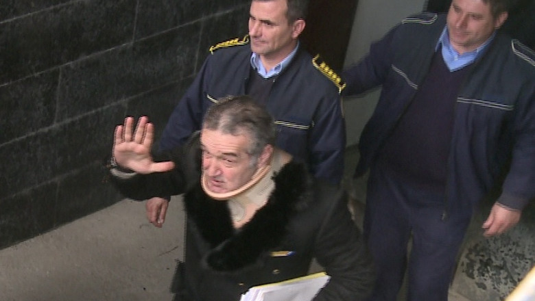 Vrea sa-si ia valiza mai repede din inchisoare Imagine