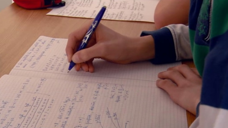 Vreau sa stiu! - Pretul unui sistem primitiv de educatie: Multi adolescenti nu stiu sa vorbeasca in public Imagine