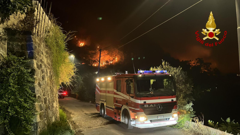 Vreme extrema in Italia. Cel putin sapte oameni au murit in urma furtunilor si incendiilor de vegetatie Imagine