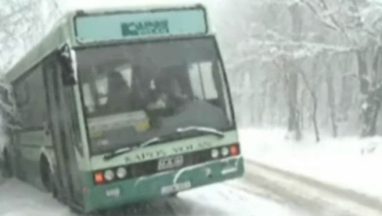 Vremea in Europa. Ploaie inghetata in Ungaria, polei si ninsori masive in Slovenia si Croatia Imagine