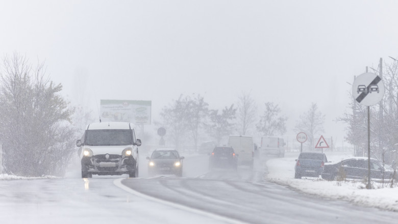 Vremea rea a dat peste cap weekendul. Vantul si ninsorile au afectat 80 de localitati Imagine
