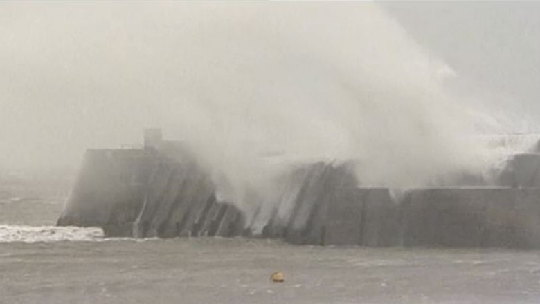 Vremea rea a inlocuit subiectul imigrantilor romani si bulgari in presa britanica Imagine