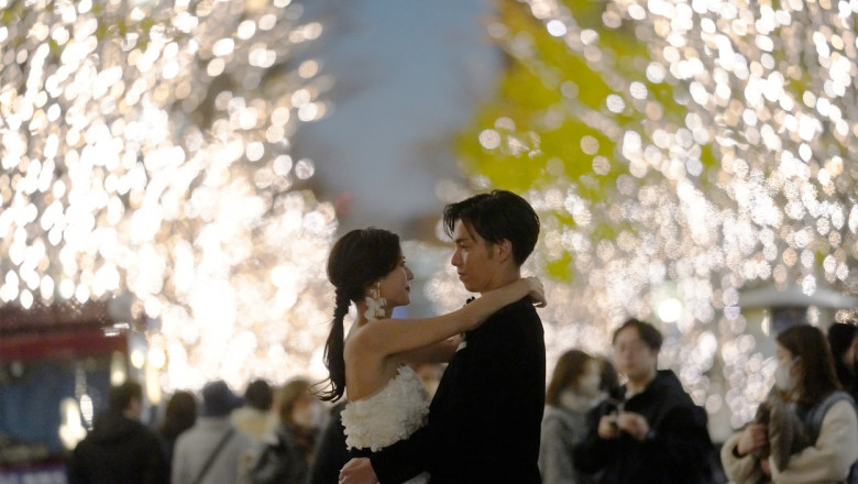 „Vremurile s-au schimbat”. In Japonia, parintii tinerilor merg la intalniri in locul lor, pentru a le gasi sufletul pereche Imagine