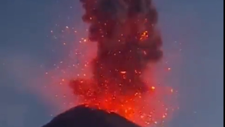Vulcanul Etna din Sicilia a erupt din nou, luni dimineata Imagine