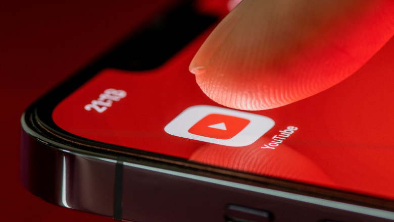YouTube a anuntat ca nu va mai sterge postarile cu afirmatii false despre alegerile prezidentiale din SUA din 2020 Imagine