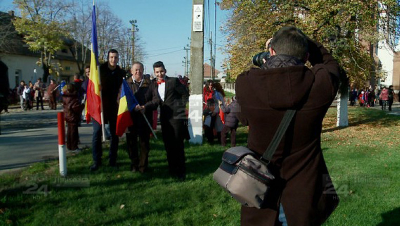 Zambete de la romani, pentru Romania. Recas, cel mai mic oras dintr-o campanie inedita Imagine