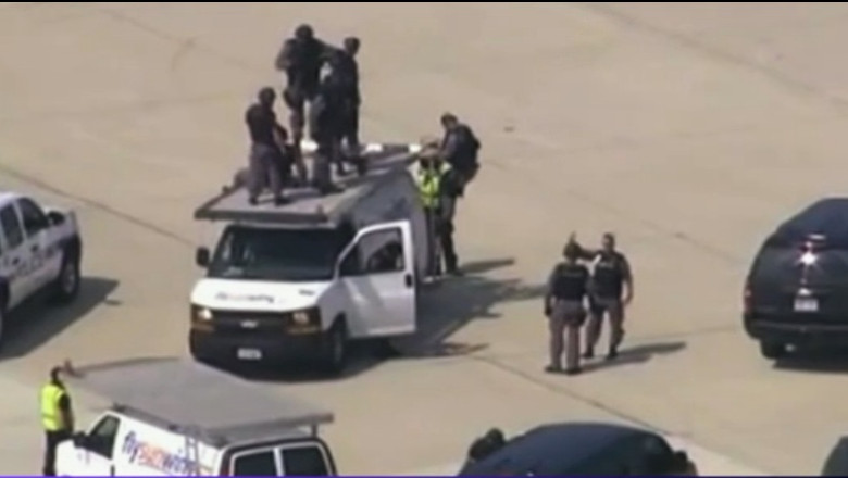 Zbor cu ghinion. Un avion a facut doua escale de urgenta Imagine