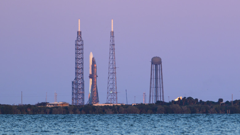 Zborul inaugural al rachetei New Glenn a fost din nou amanat. Ce probleme a intampinat compania lui Jeff Bezos Imagine