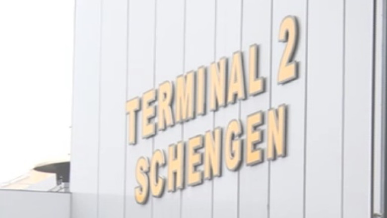 Zboruri intarziate de ceata in toata tara. Oamenii au asteptat si zece ore pana la decolare Imagine