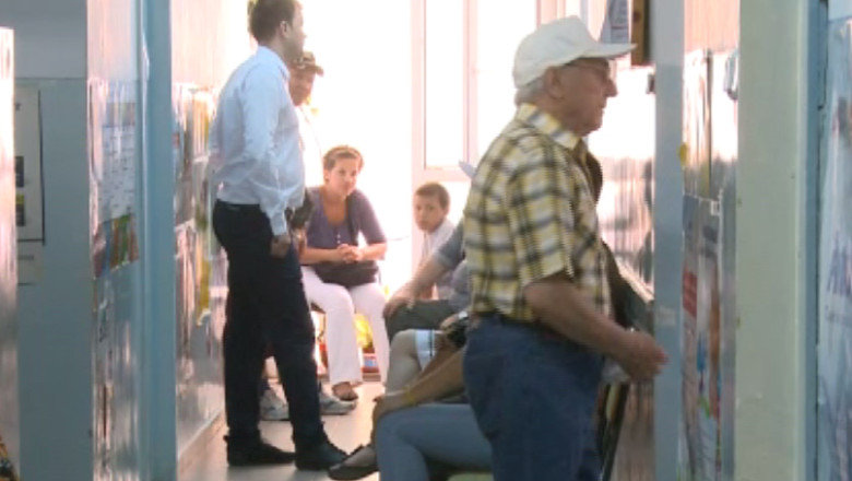 Zece cabinete medicale din Iasi au ramas fara sali de asteptare Imagine