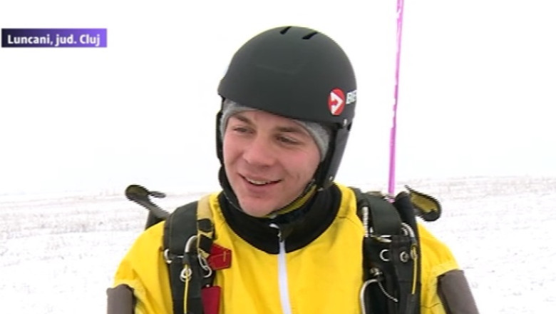 Zece clujeni au sarit cu parasuta in 1 ianuarie Imagine