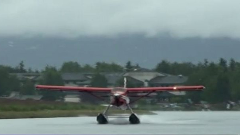 Zece oameni au murit dupa ce un hidroavion s-a prabusit in Alaska Imagine