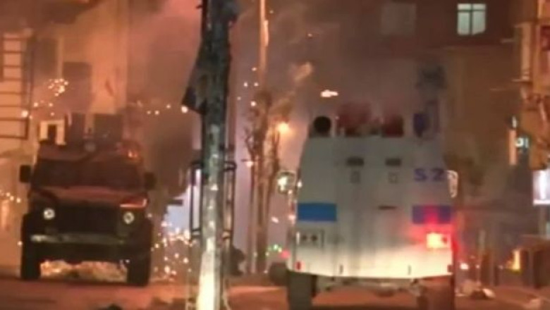 Zece oameni, ucisi in violentele din Turcia. Etnicii kurzi s-au batut cu politistii in mai multe orase Imagine