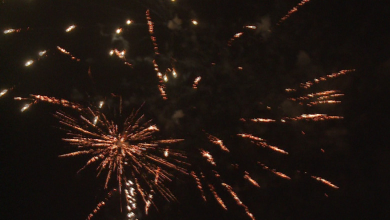 Zeci de constanteni au intampinat Anul Nou pe faleza Imagine