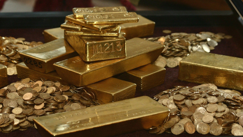 Zeci de lingouri din aur, furate dintr-un avion. Sase persoane au fost retinute Imagine