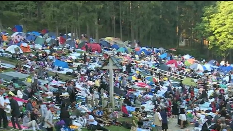 Zeci de mii de credinciosi, asteptati in pelerinaj la Manastirea Nicula Imagine