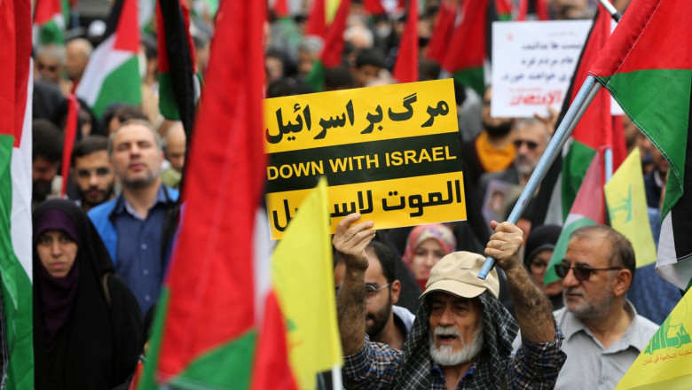 Zeci de mii de oameni au iesit pe strazi in toata lumea araba pentru a sustine Palestina Imagine