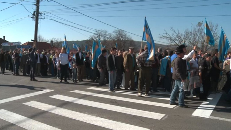 Zeci de mii de oameni au participat la marsul secuilor, incheiat fara incidente Imagine