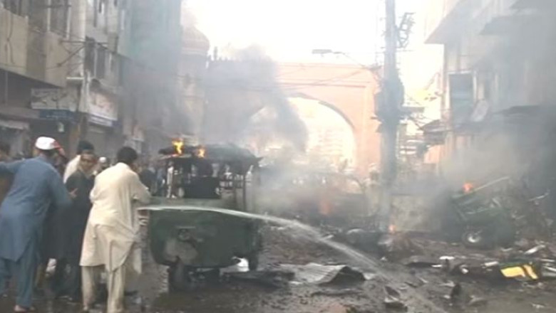 Zeci de morti in Pakistan, dupa un nou atentat cu bomba Imagine