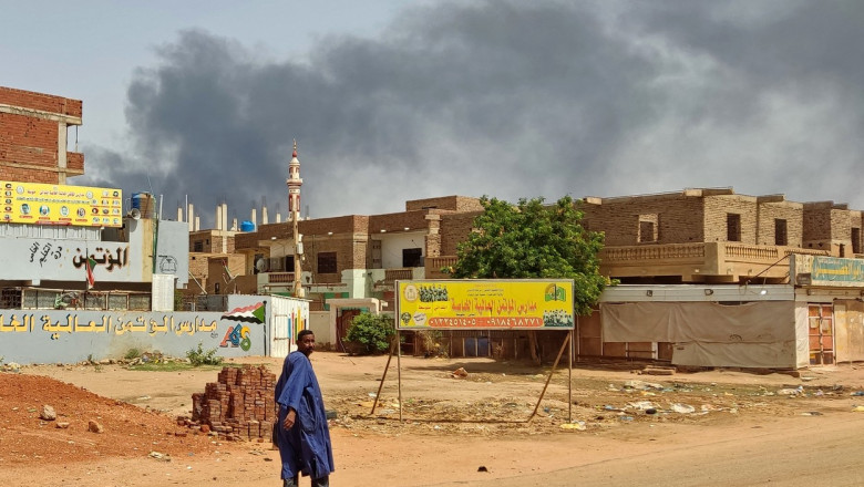 Zeci de morti in Sudan dupa ce o piata a fost bombardata in plina zi. Cadavrele victimelor, copii si femei, inca zac pe strazi Imagine