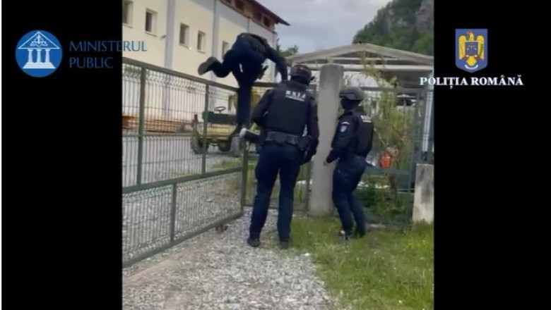 Zeci de perchezitii in Maramures, in dosare de contrabanda, braconaj, uz de arma fara drept, purtare abuziva Imagine