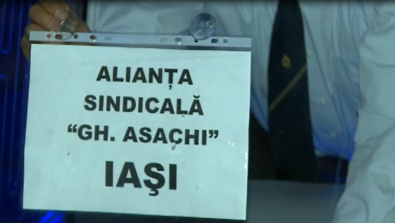 Zeci de profesori din Iasi protesteaza in Capitala Imagine