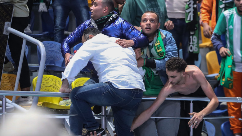 Zeci de raniti dupa ce o tribuna de la un centru sportiv din Egipt s-a prabusit in timpul unui meci de baschet Imagine
