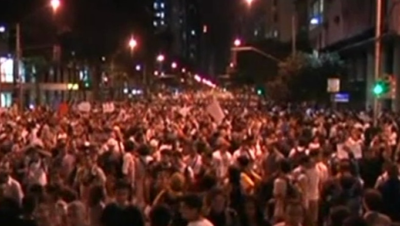 Zeci de raniti in urma protestelor din Brazilia Imagine