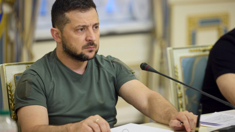 Zelenski a cerut liderilor europeni noi arme, „pentru a impiedica tancurile rusesti sa ajunga la Varsovia sau la Praga” Imagine