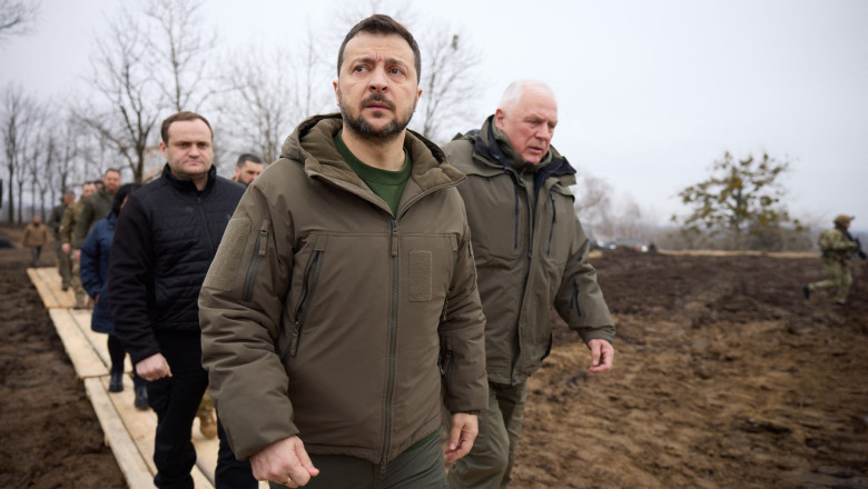 Zelenski avertizeaza ca fara ajutorul militar al SUA fortele ucrainene se vor retrage Imagine