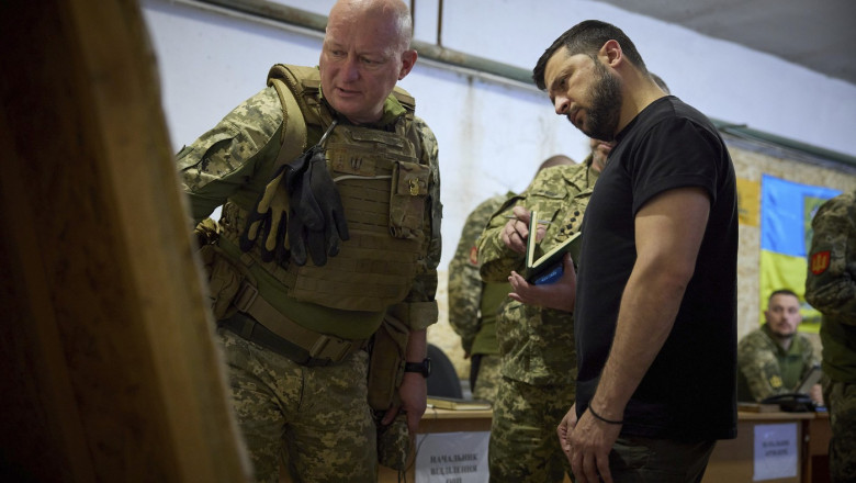 Zelenski demite un general de top, dupa o plangere a unui comandant Azov. "A ucis mai multi ucraineni decat orice general rus" Imagine