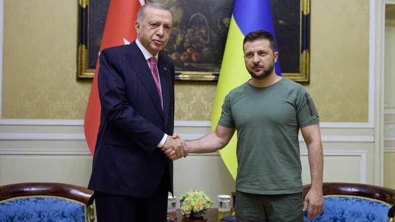 Zelenski merge in Turcia. Presedintele Ucrainei se va intalni cu Erdogan pentru a discuta despre acordul cerealelor din Marea Neagra Imagine