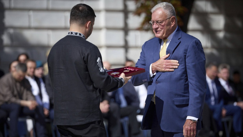 Zelenski s-a intalnit cu emisarul lui Trump: „Am discutat despre cum ii putem forta pe rusi sa se angajeze in negocieri reale” Imagine