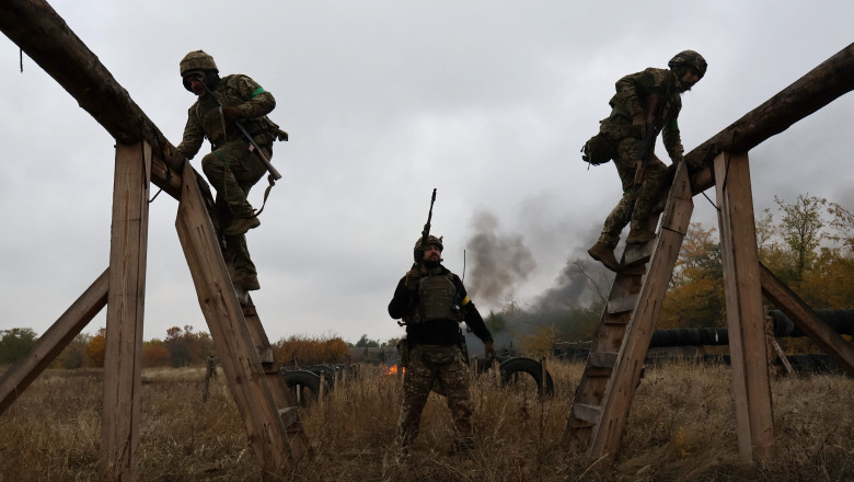 Zelenski sustine ca militarii Kievului avanseaza pe frontul de sud: „Continua actiunile de contraofensiva” Imagine
