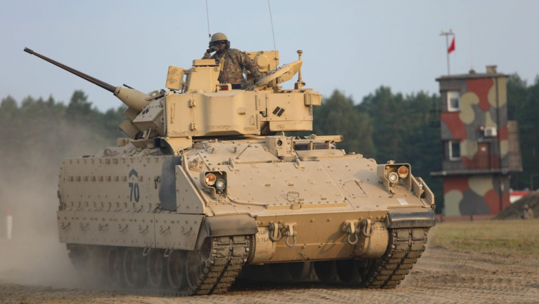 Zelenski: Vehiculele Bradley din SUA sunt exact ceea ce are nevoie Ucraina Imagine