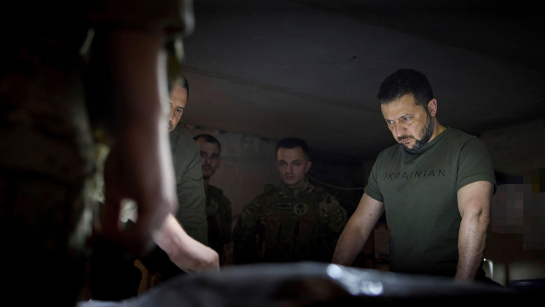 Zelenski, vizita intr-o tabara militara din Harkov. Ce spune despre „mercenarii” chinezi si pakistanezi care lupta de partea Rusiei Imagine