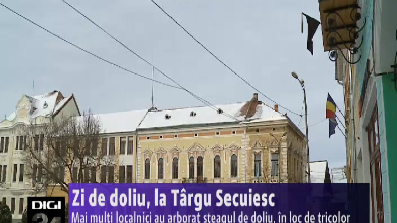 Zi de doliu, la Targu Secuiesc, de 1 Decembrie. Mai multi localnici au arborat steagul de doliu, in loc de tricolor Imagine