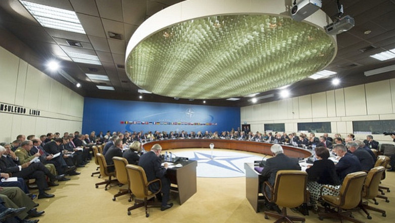 Zi plina la Parlament: Senatorii si deputatii marcheaza zece ani de la aderarea Romaniei la NATO, apoi voteaza conducerea ASF si TVR Imagine