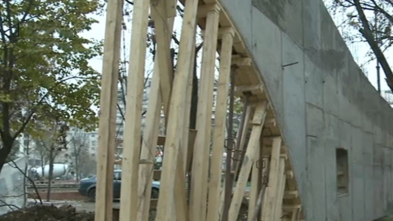 Ziduri, pietre si arteziene, pe post de atractii turistice. Primaria sectorului 3, criticata pentru constructiile de pe Bulevardul Unirii Imagine