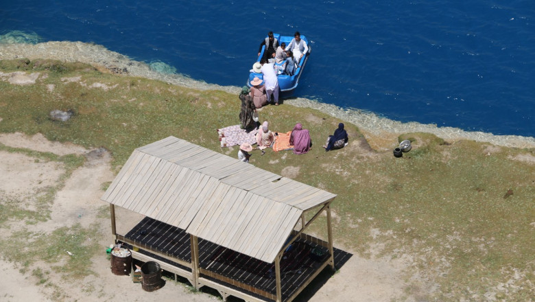 „Zidurile se ridica in jurul lor. Pas cu pas”. Talibanii le-au interzis femeilor din Afganistan sa viziteze un popular parc national Imagine