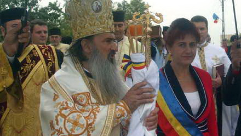 Ziua Crucii. Mii de pelerini au recreat drumul lui Iisus Hristos pe Golgota Imagine