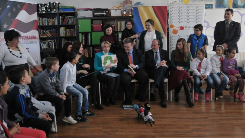 Ziua internationala a cititului cu voce tare, sarbatorita pentru prima data in Romania Imagine