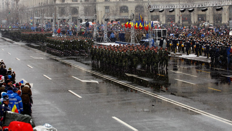 ZIUA NAtIONALA A ROMANIEI. Parada militara din Piata Constitutiei FOTO VIDEO  Imagine