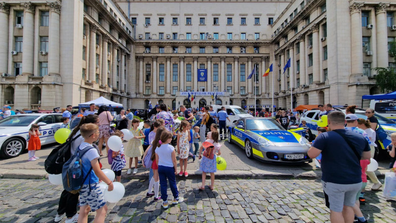 Ziua portilor deschise la MAI. Copiii au avut ocazia sa vada un elicopter, motociclete, masini de pompieri si caini politisti Imagine