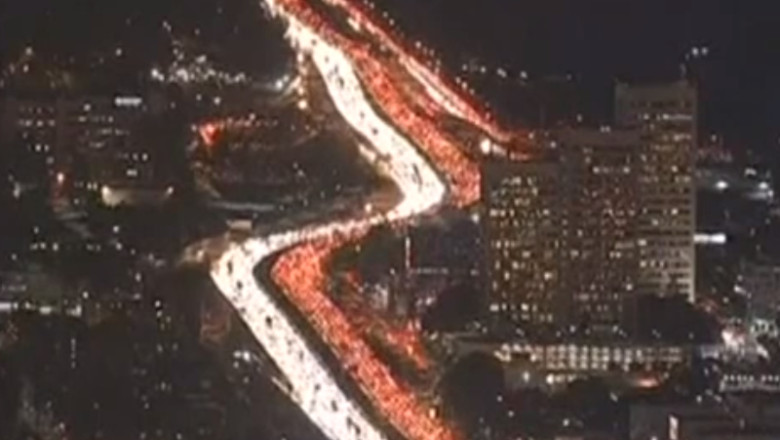 Ziua Recunostintei. Cozi uriase pe autostrazi, sute de curse aeriene intarziate Imagine