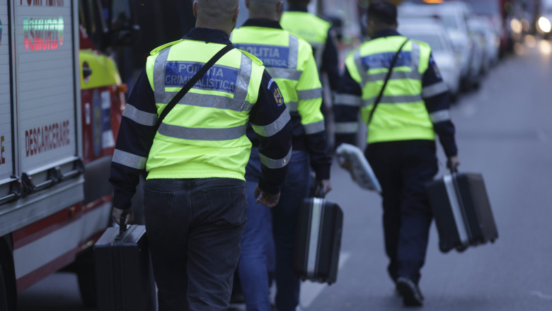 Zona blocului din Rahova unde a avut loc explozia ramane sub restrictii. Politia si firmele de utilitati, in teren pentru evaluari Imagine