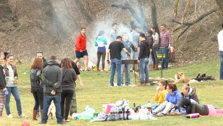 Zonele de agrement din Iasi s-au umplut de petrecareti in cea mai calduroasa zi din an Imagine